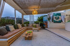 White Cycladic House With Jacuzzi