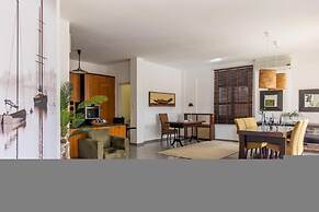 White Cycladic House With Jacuzzi