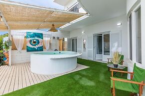 White Cycladic House With Jacuzzi