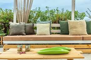 White Cycladic House With Jacuzzi