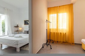 White Cycladic House With Jacuzzi