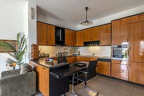 White Cycladic House With Jacuzzi