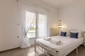 White Cycladic House With Jacuzzi