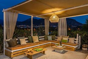 White Cycladic House With Jacuzzi