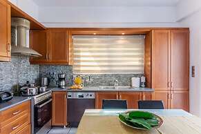 White House Chersonisos With Private Swimming Pool