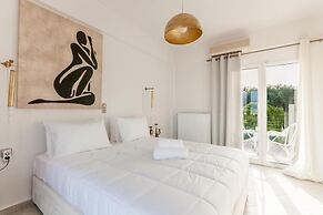 White House Chersonisos With Private Swimming Pool