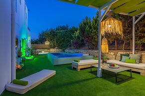 White House Chersonisos With Private Swimming Pool