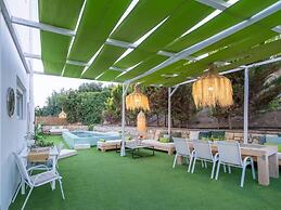 White House Chersonisos With Private Swimming Pool