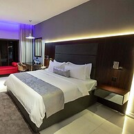 Tripod by Pedestal Hotel