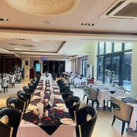 Tripod by Pedestal Hotel