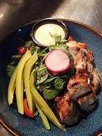 Tripod by Pedestal Hotel