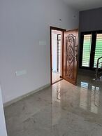 Eswari Lodge