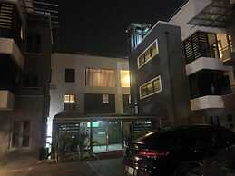 Phoenix Imperial Hotel and Apartment
