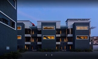 Phoenix Imperial Hotel and Apartment