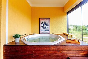 Jacuzzi Privativa com AC em Maresias
