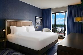 The Brock Niagara Falls Fallsview, Tapestry by Hilton