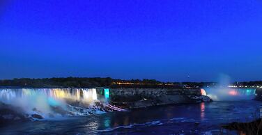 The Brock Niagara Falls Fallsview, Tapestry by Hilton