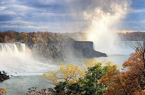 The Brock Niagara Falls Fallsview, Tapestry by Hilton