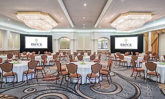 The Brock Niagara Falls Fallsview, Tapestry by Hilton