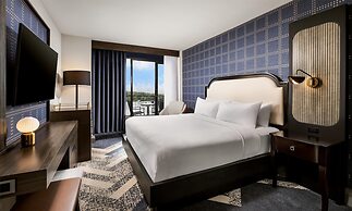 The Brock Niagara Falls Fallsview, Tapestry by Hilton