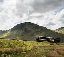 Crib Goch Cozy Dog-friendly Cabin Retreat