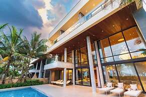 All Inclusive Luxury: Private Beachfront Paradise