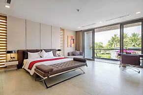 Luxe 6BR Beachfront Villa: Group Getaway Haven