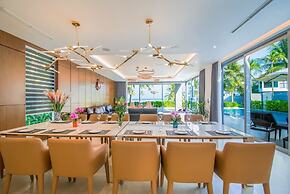 Oceanfront Elegance: 7-br Villa in Luxury Resort