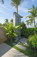 Family Paradise: Where Memories Bloom by the Sea