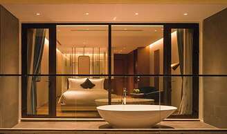 Family Paradise: Where Memories Bloom by the Sea