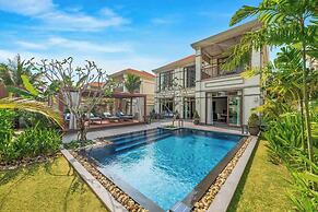 Luxe 3BR Villa: Private Pool & Resort Perks!