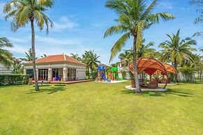 Luxe 3BR Villa: Private Pool & Resort Perks!