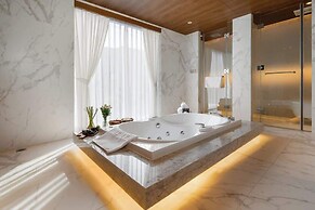 Elegant Retreat for Discerning Travelers