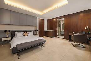 8BR Beachfront Eden: Luxury Events & Getaways