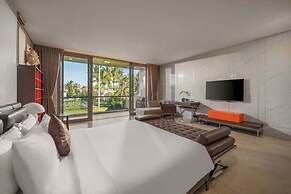 8BR Beachfront Eden: Luxury Events & Getaways