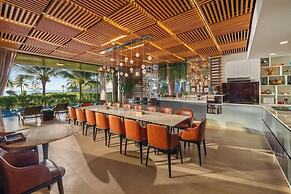 8BR Beachfront Eden: Luxury Events & Getaways