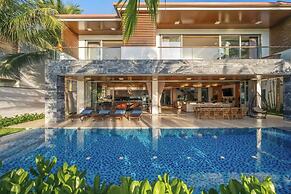 8BR Beachfront Eden: Luxury Events & Getaways