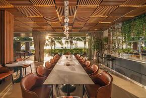 8BR Beachfront Eden: Luxury Events & Getaways