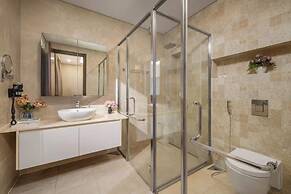 8BR Beachfront Eden: Luxury Events & Getaways