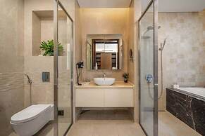 8BR Beachfront Eden: Luxury Events & Getaways