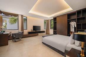 8BR Beachfront Eden: Luxury Events & Getaways