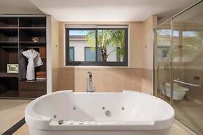 8BR Beachfront Eden: Luxury Events & Getaways