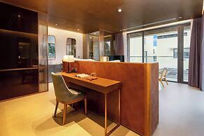 5BR Luxury Villa: Elite Services & Privacy