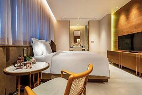 5BR Luxury Villa: Elite Services & Privacy