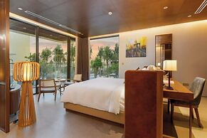 5BR Luxury Villa: Elite Services & Privacy