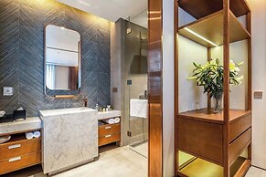 5BR Luxury Villa: Elite Services & Privacy