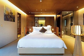 5BR Luxury Villa: Elite Services & Privacy