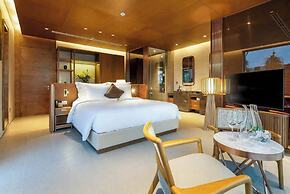 5BR Luxury Villa: Elite Services & Privacy