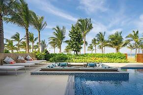 Golfers Paradise: Villa at World-class Course Edge