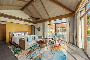 Luxe 5BR Villa: Beachfront Breakfast Pool